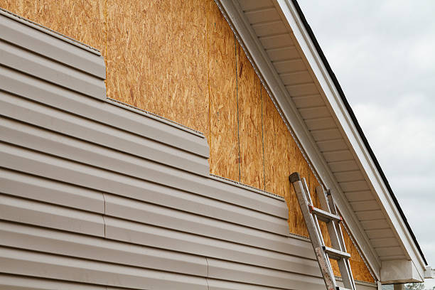 Professional Siding Installation technician working in Cayce, SC